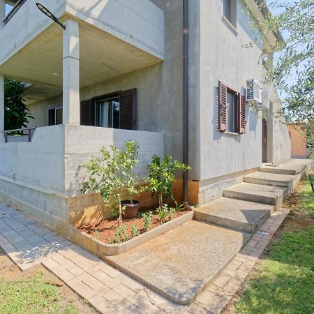 Apartment Laganis Plovanija Ngoại thất bức ảnh