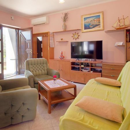 Apartment Laganis Plovanija Ngoại thất bức ảnh