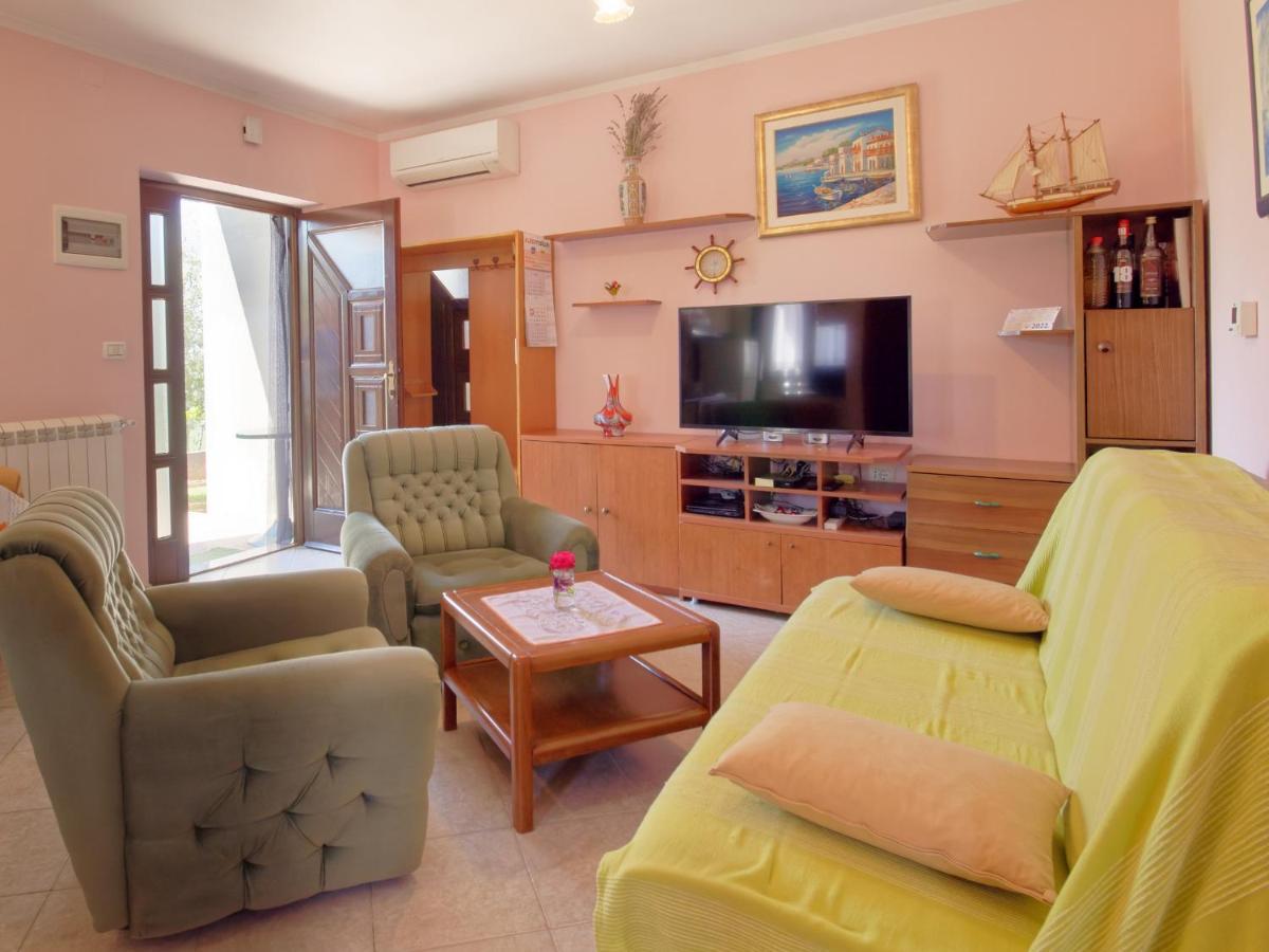Apartment Laganis Plovanija Ngoại thất bức ảnh